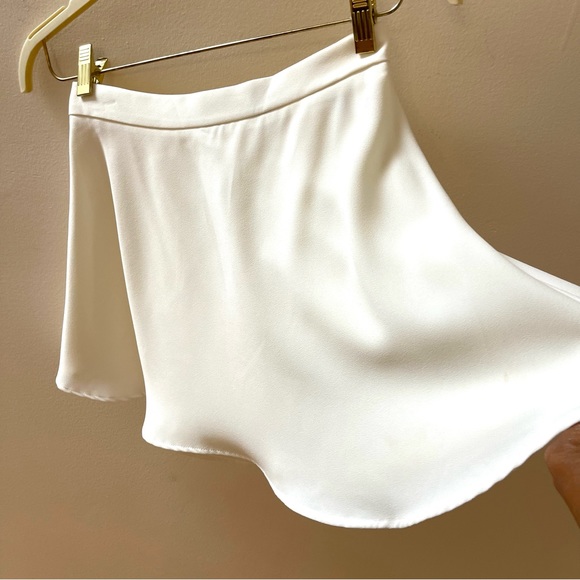 NWOT Express Ivory A Line mini skirt size 0 - Picture 3 of 5